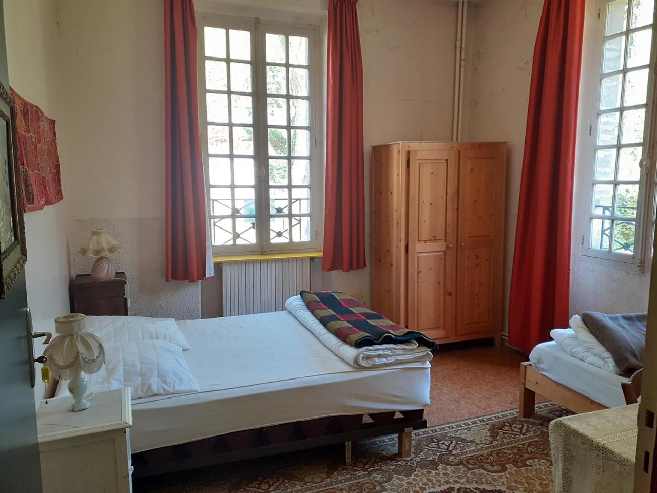 Le Moulin De Saleth Hotel Saint-Antonin Phòng bức ảnh